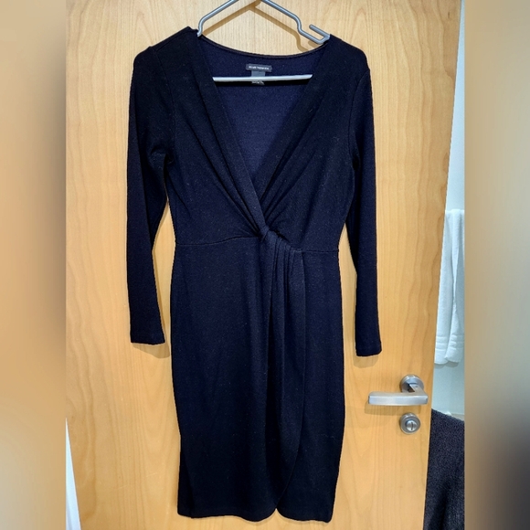 Elegant Club Monaco black long sleeve dress - Picture 3 of 3